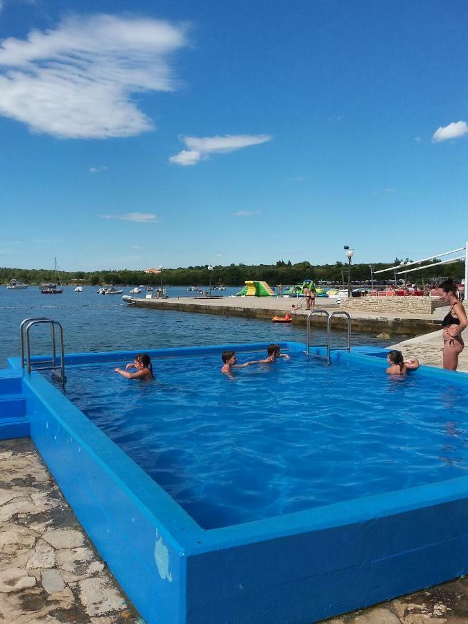 Victoria Mobilehome In Orsera Camping Resort Kültér fotó